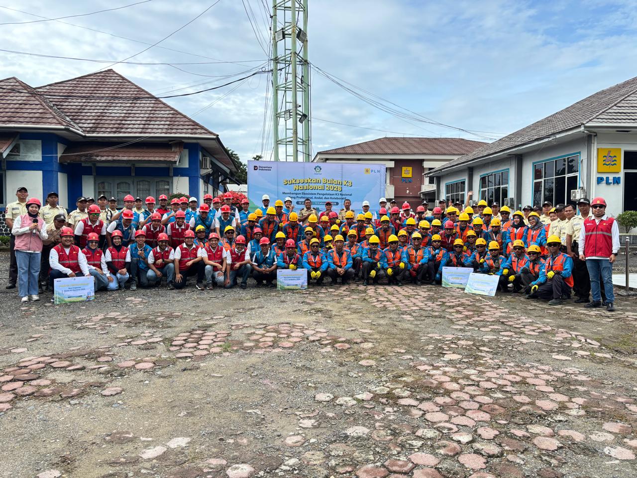 Peringati Hari K3 Nasional, PLN UP3 Bengkulu Gandeng Bengkulu Safety dan Damkar Kota Bengkulu Gelar Simulasi Kebakaran